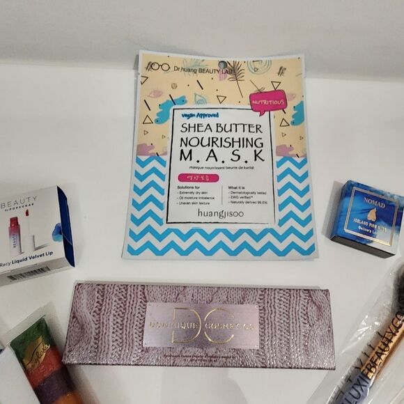 17 pc makeup bundle high end - Picture 4 of 6